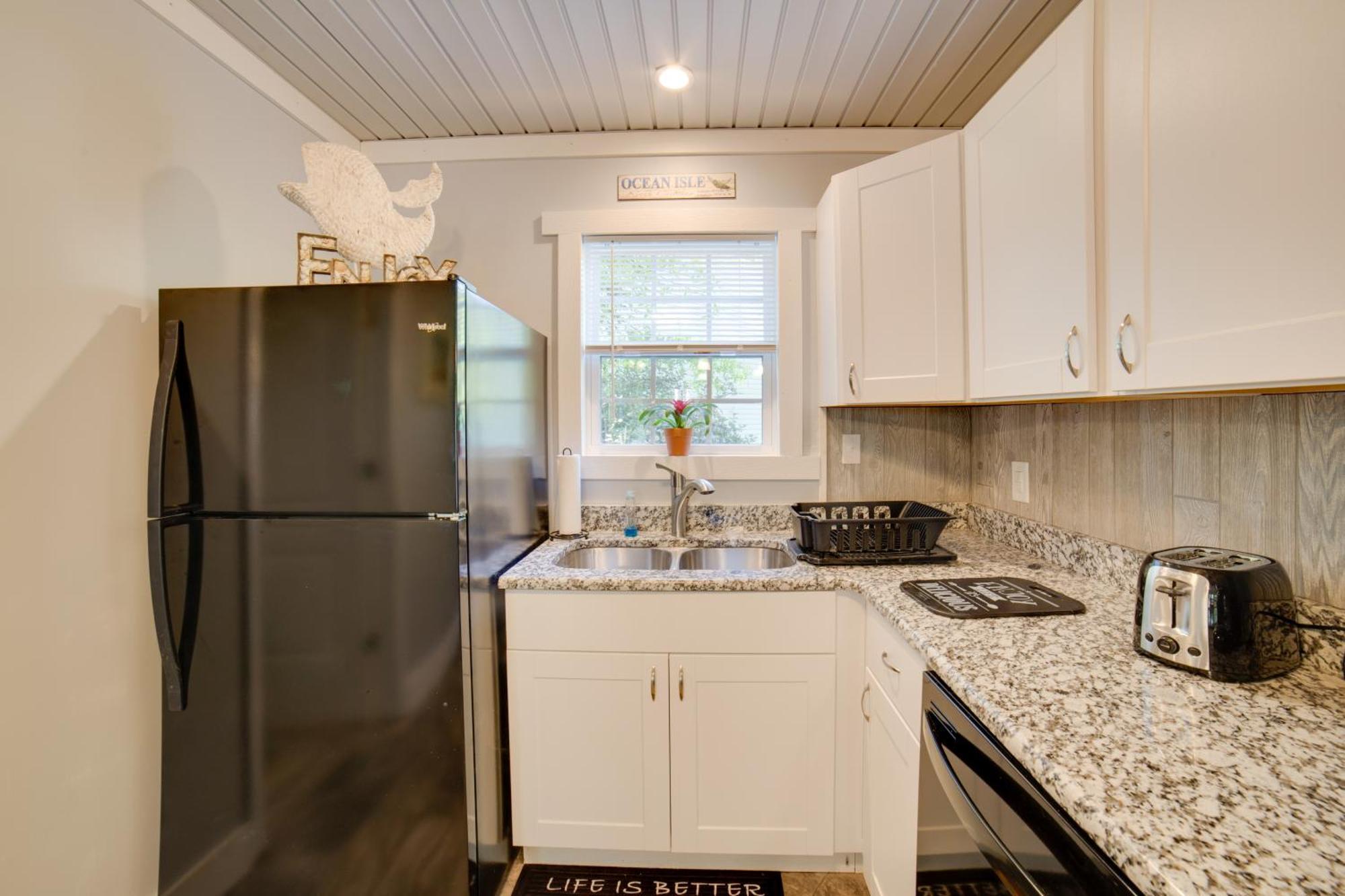 Ocean Isle Beach Studio With Patio - 1 Mi To Pier! מראה חיצוני תמונה