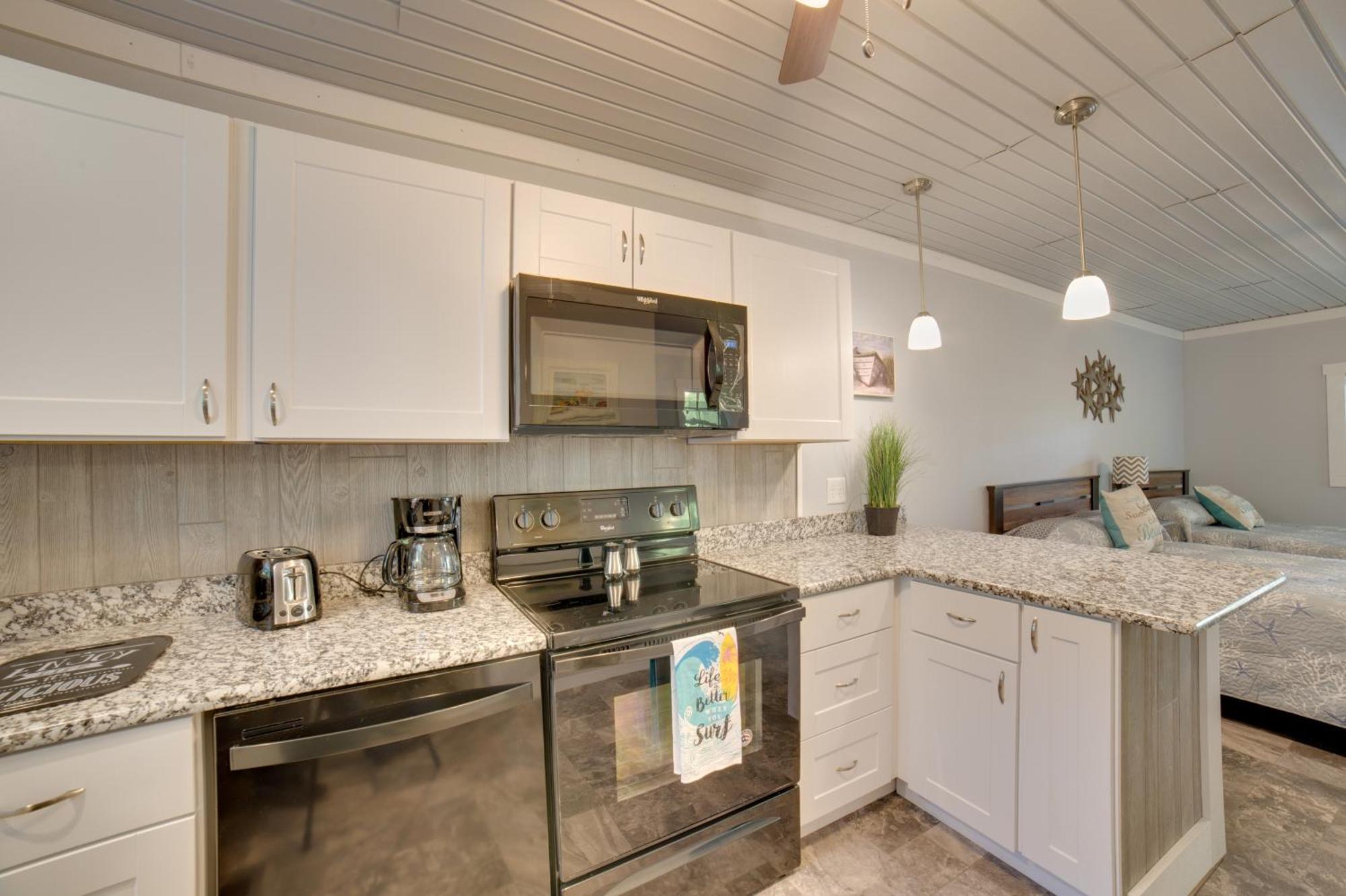 Ocean Isle Beach Studio With Patio - 1 Mi To Pier! מראה חיצוני תמונה