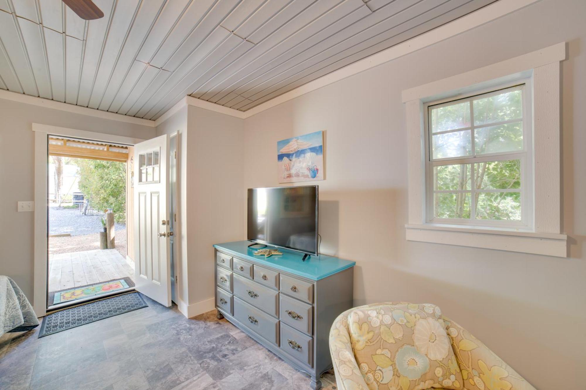 Ocean Isle Beach Studio With Patio - 1 Mi To Pier! מראה חיצוני תמונה