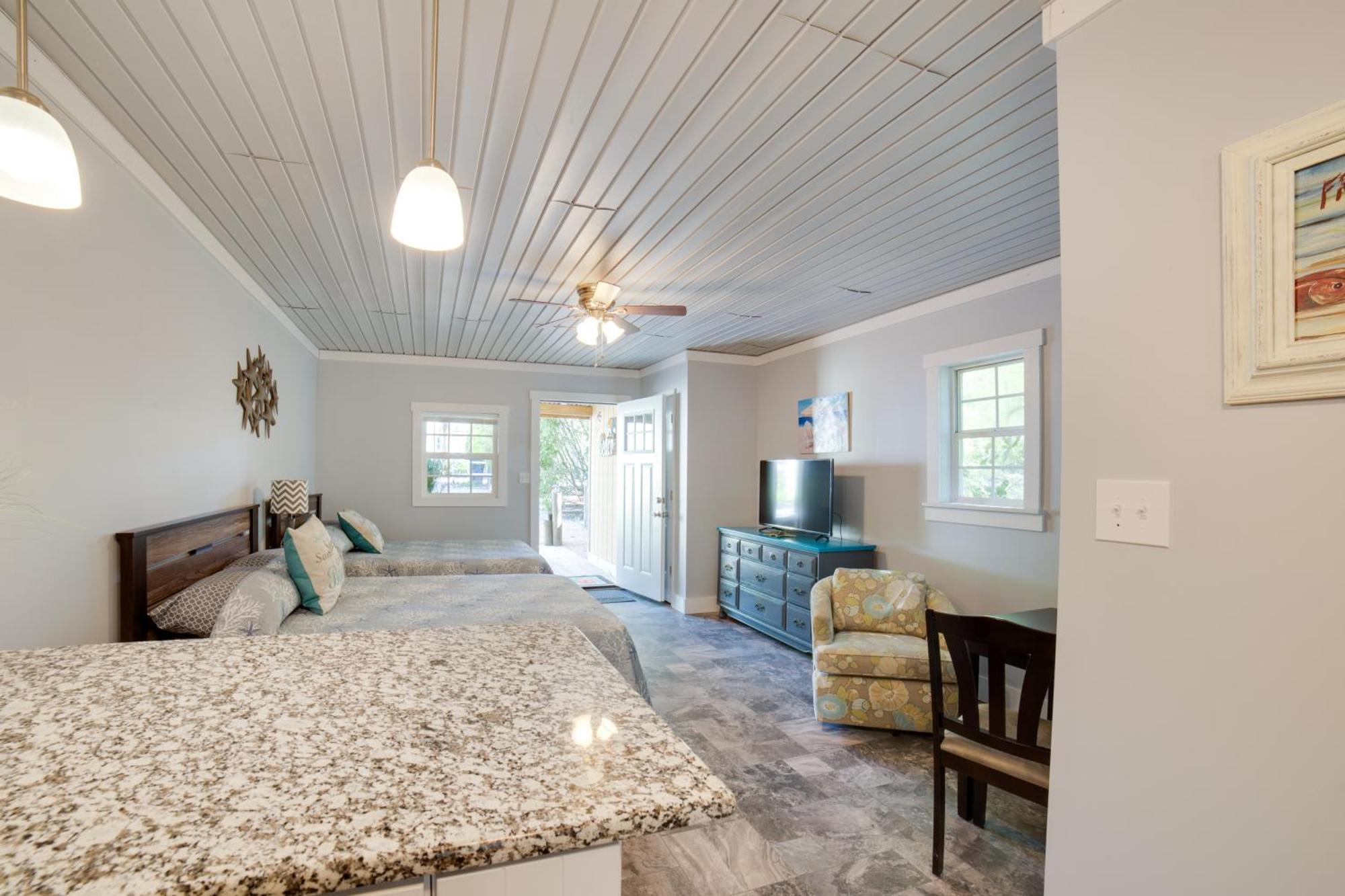 Ocean Isle Beach Studio With Patio - 1 Mi To Pier! מראה חיצוני תמונה