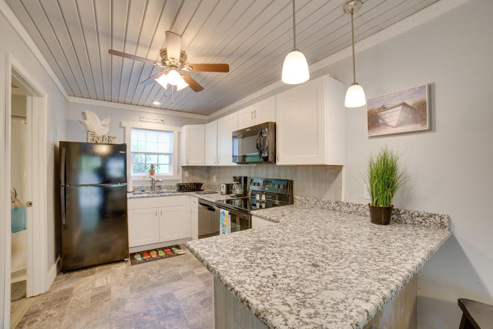 Ocean Isle Beach Studio With Patio - 1 Mi To Pier! מראה חיצוני תמונה